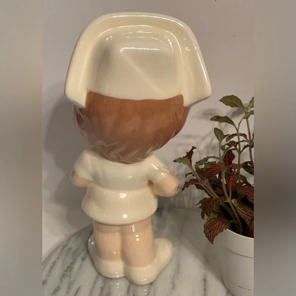 Vintage Ceramic Nurse Sculpture 11” Dark Brown Eyes Smiley Face Collectable - Picture 3 of 10